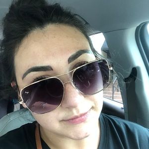 Meet your Posher, Alexandra b.